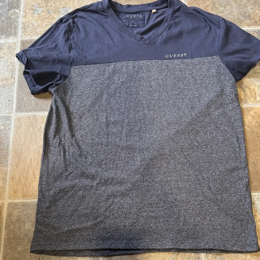 GUESS Men's Dark Blue and Charcoal V-Neck Tee - Picture 4 of 4